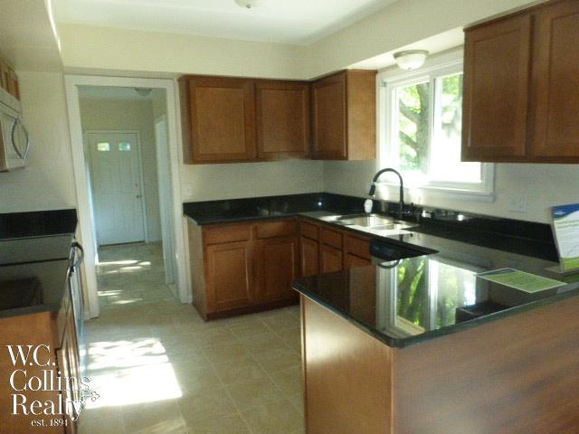 5665 Beechview Drive Rochester, MI 48306 - Photo 7 of 23