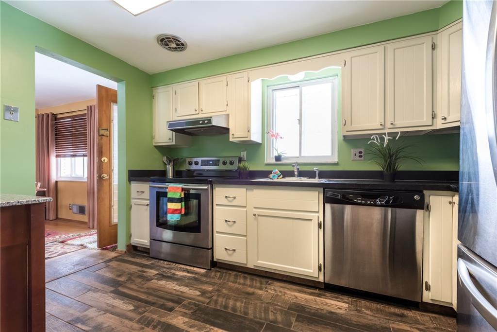 1739 Elderslee Road Baldwin, PA 15227 - Photo 9 of 24 Gallery Image 9