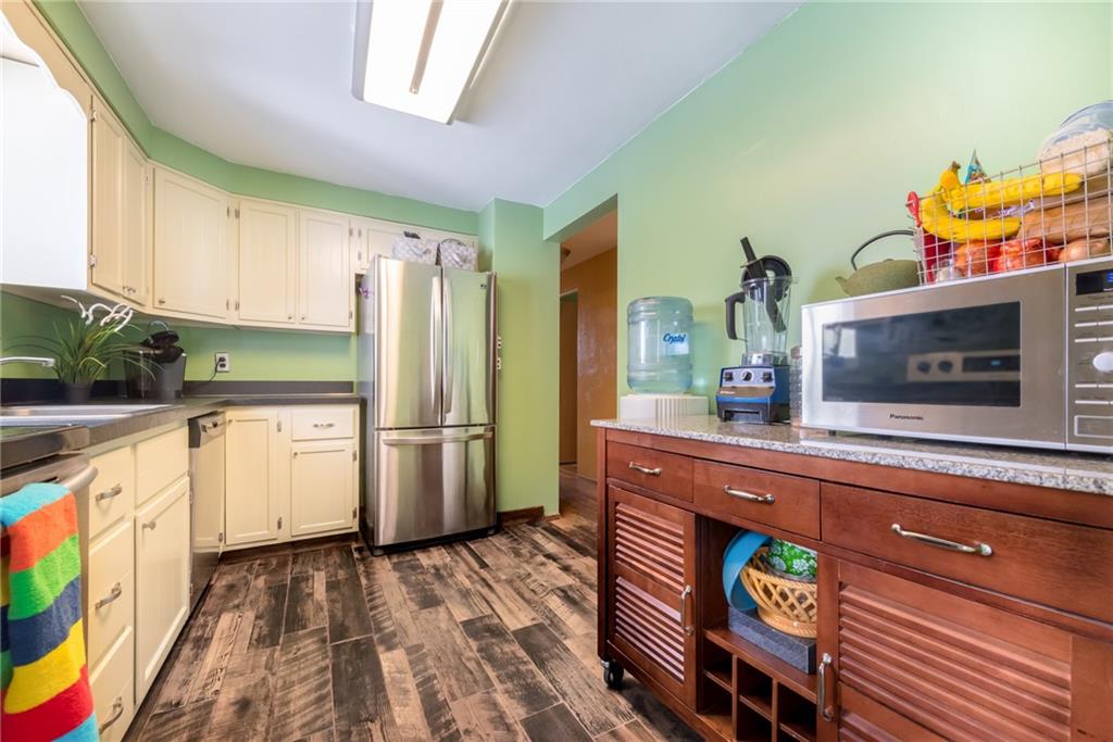 1739 Elderslee Road Baldwin, PA 15227 - Photo 10 of 24 Gallery Image 10