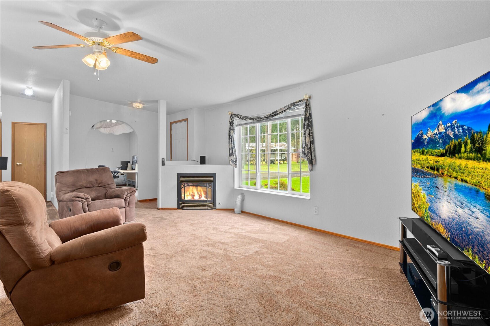 18437 Elderberry Street Southwest Rochester, WA 98579 - Photo 3 of 38