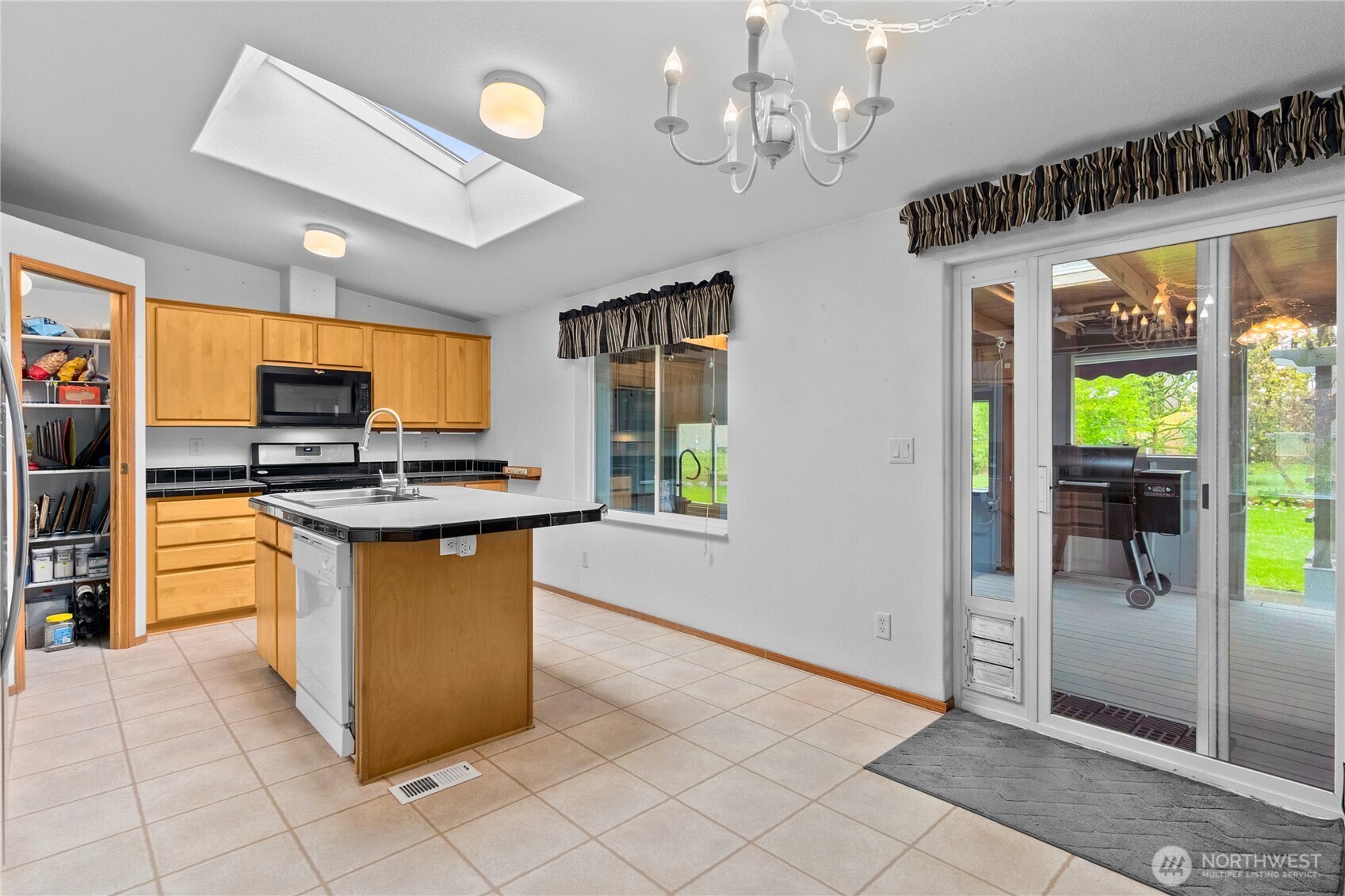 18437 Elderberry Street Southwest Rochester, WA 98579 - Photo 7 of 38