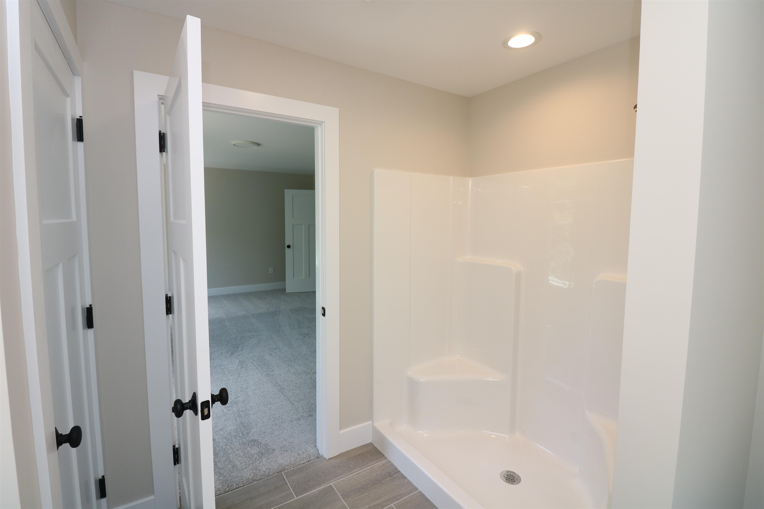 211 West Mill Pond Road, Unit 3 Nottingham, NH 03290 - Photo 27 of 32
