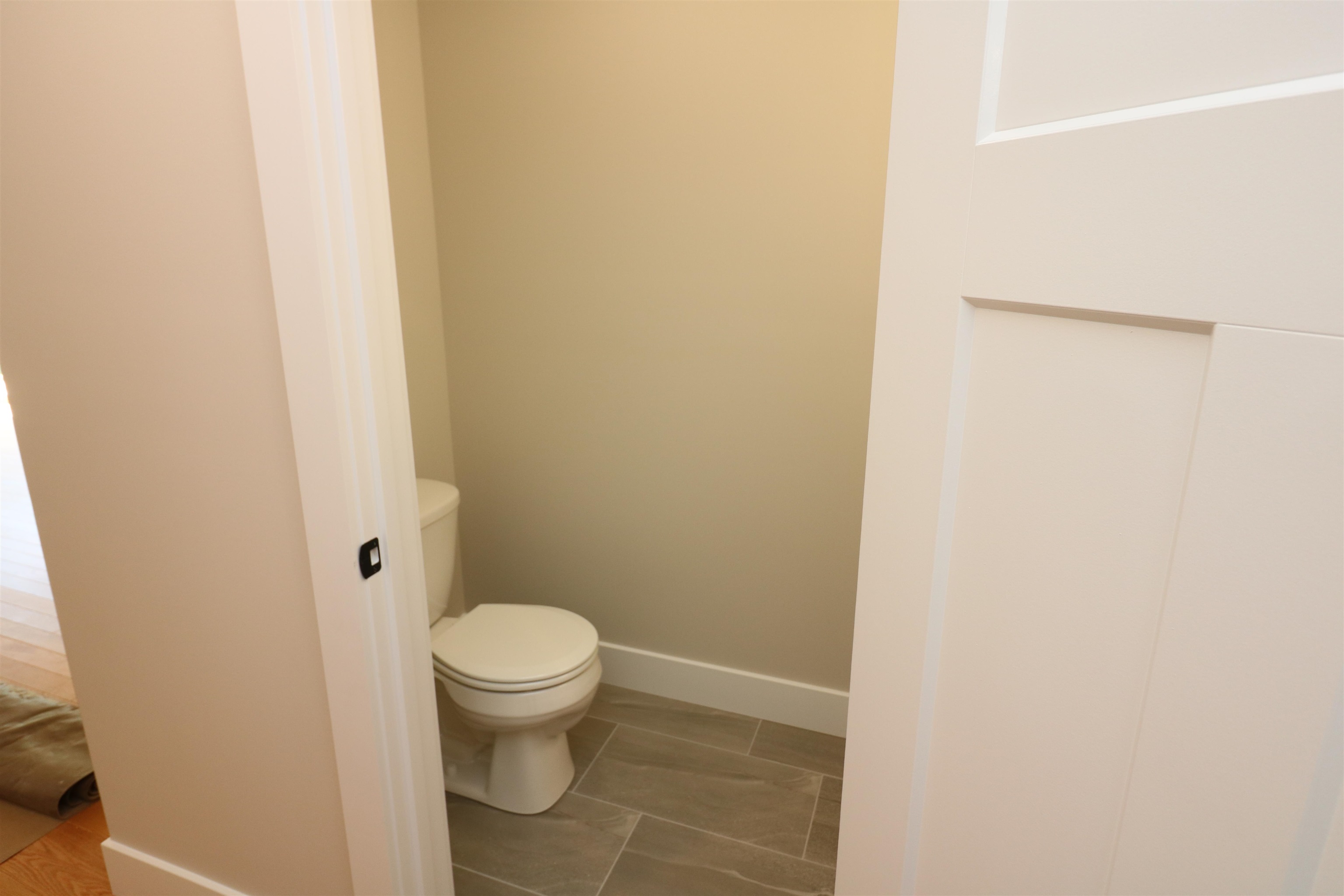211 West Mill Pond Road, Unit 3 Nottingham, NH 03290 - Photo 8 of 32