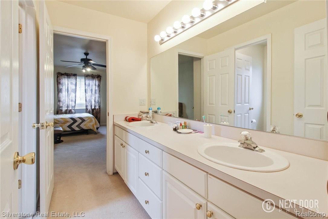 3327 Paddington Court Rochester, MI 48309 - Photo 29 of 41 IMG_7628Blended.jpg