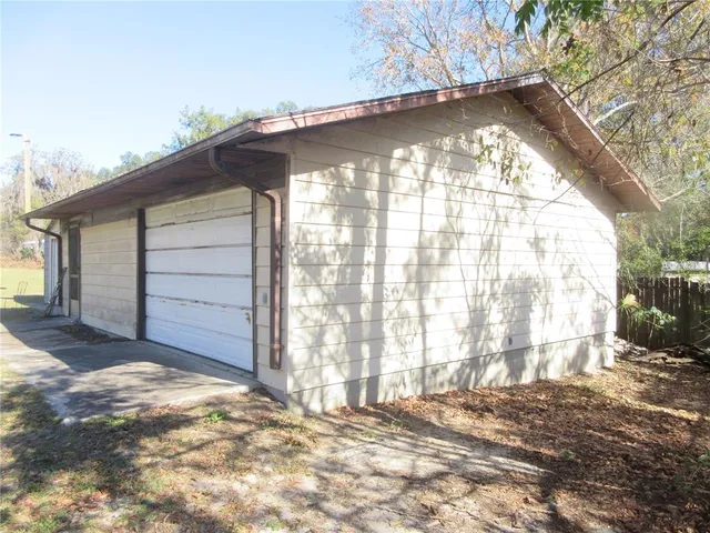 $164,000 | 1605 Southeast 160th Court, Ocklawaha, FL 32179