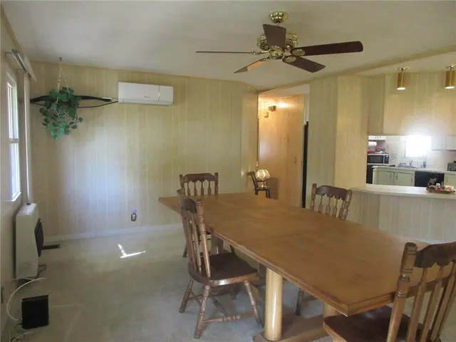 $164,000 | 1605 Southeast 160th Court, Ocklawaha, FL 32179