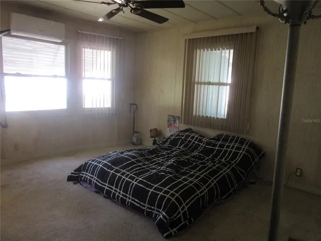 $164,000 | 1605 Southeast 160th Court, Ocklawaha, FL 32179