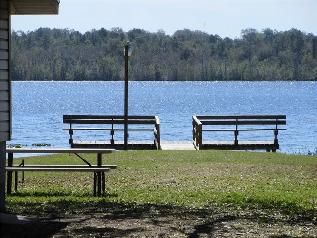 $164,000 | 1605 Southeast 160th Court, Ocklawaha, FL 32179