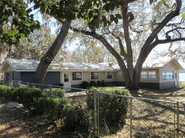 $164,000 | 1605 Southeast 160th Court, Ocklawaha, FL 32179