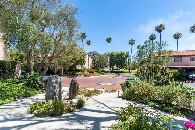 $699,000 | 5927 Armaga Spring Road, Unit I, Rancho Palos Verdes, CA 90275