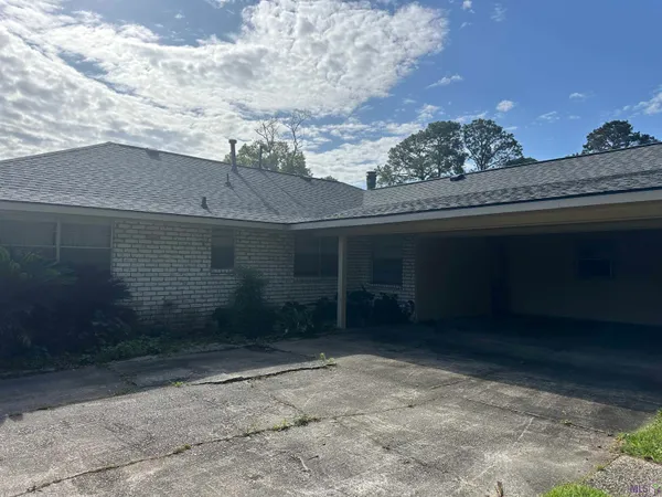 $2,100 | 2208 Sprucewood Drive, Baton Rouge, LA 70816