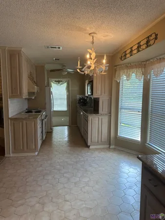 $2,100 | 2208 Sprucewood Drive, Baton Rouge, LA 70816