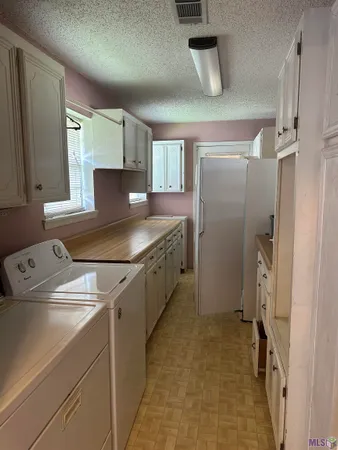 $2,100 | 2208 Sprucewood Drive, Baton Rouge, LA 70816