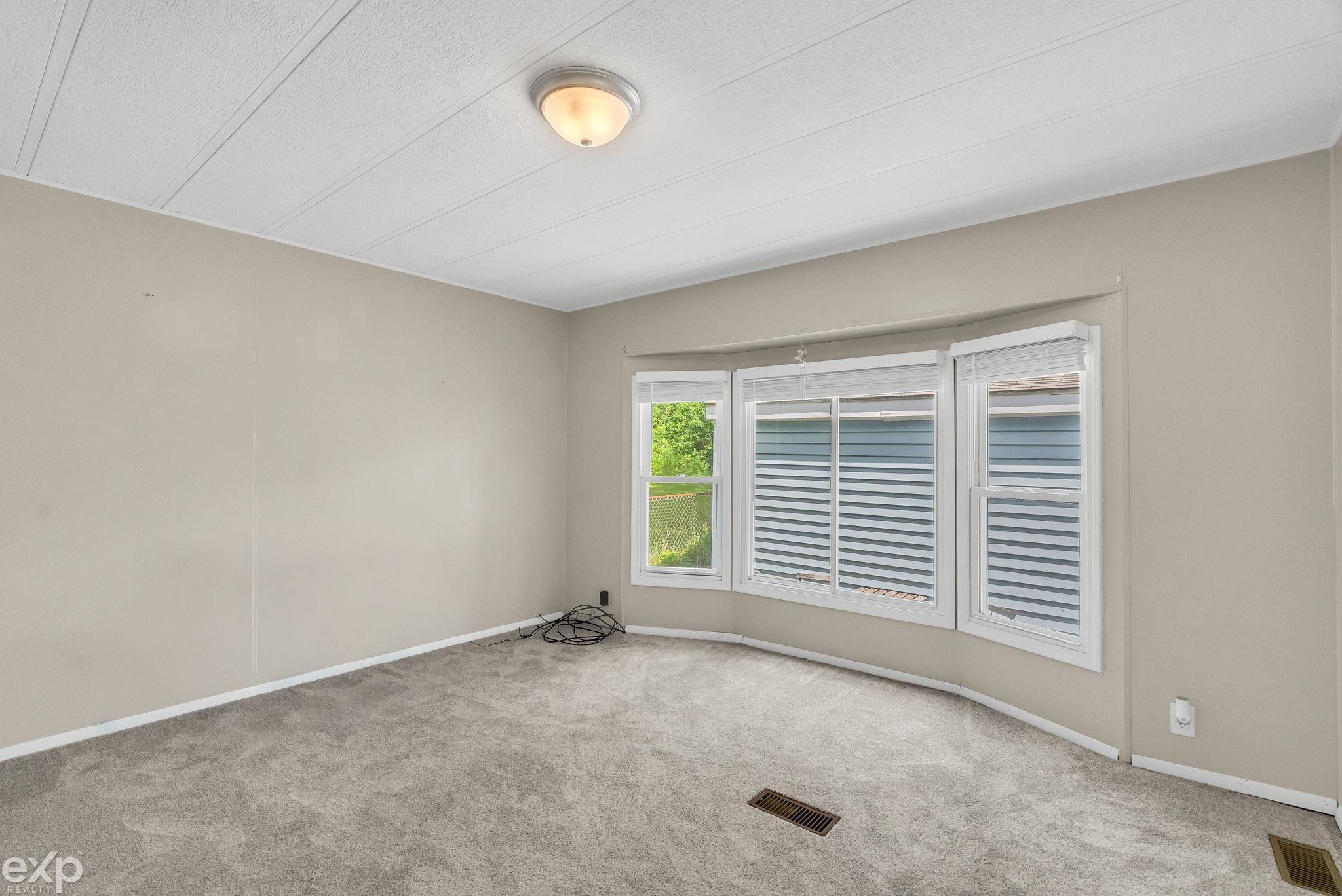 3333 Ravenswood Road Marysville, MI 48040 - Photo 18 of 28