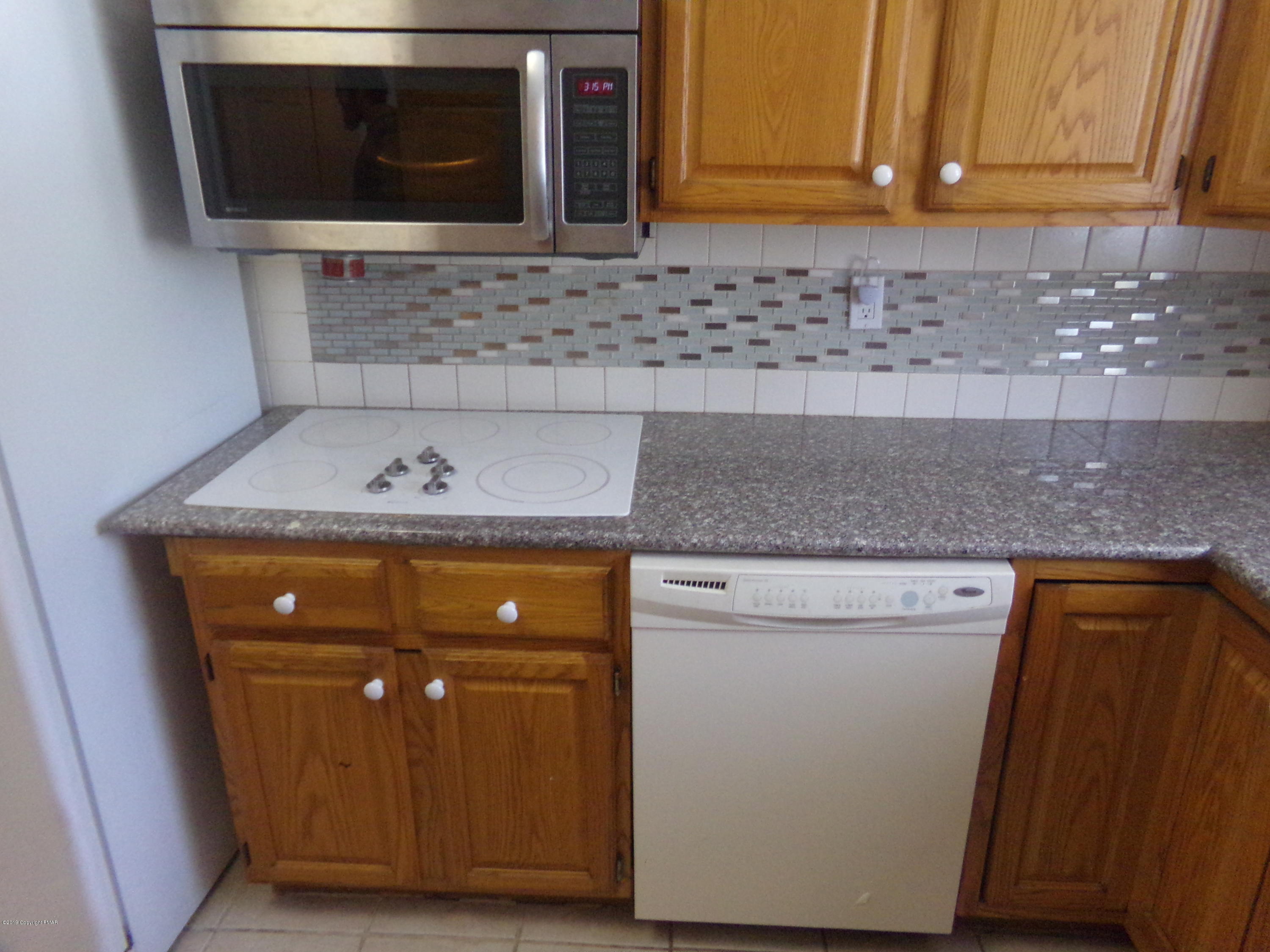 1193 Bear Drive Bushkill, PA 18324 - Photo 7 of 29
