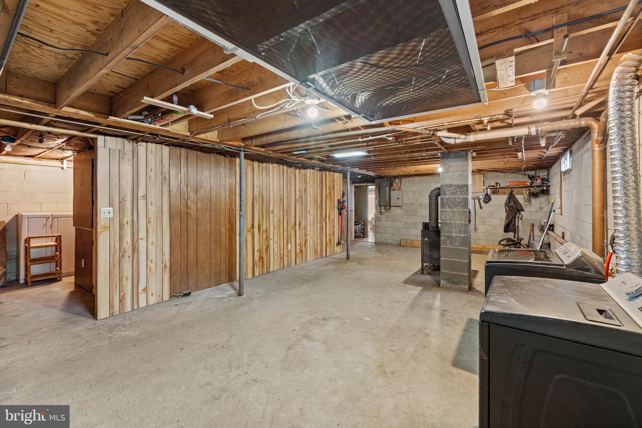 3360 Senedo Road Quicksburg, VA 22847 - Photo 34 of 58 a view of a room with gym equipment