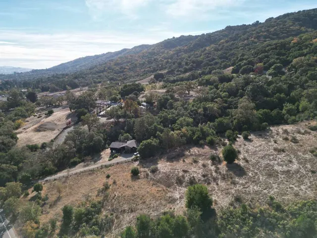 $2,400,000 | 3984-3984 Foothill Road, Pleasanton, CA 94588