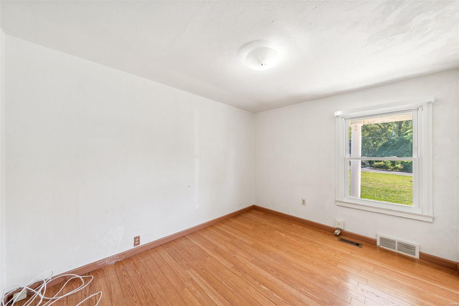 5645 Heintz Road St. Louis, MO 63129 - Photo 11 of 22 Gallery Image 11