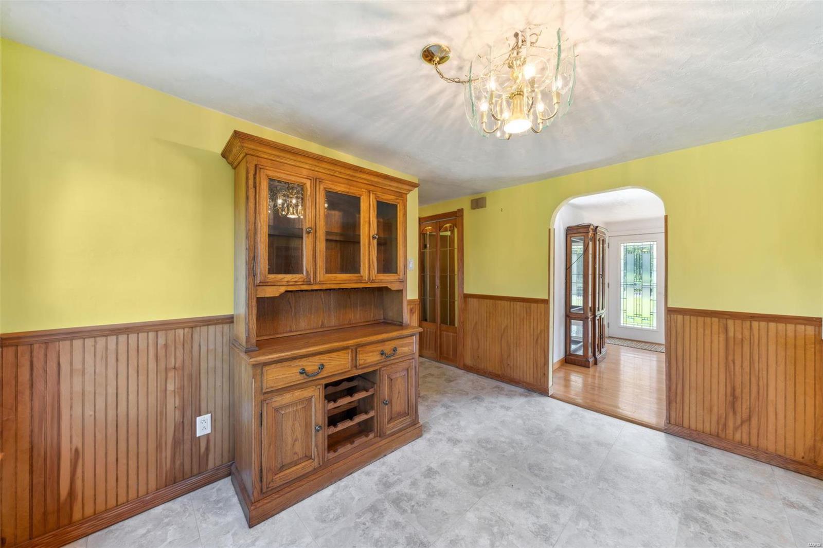 5645 Heintz Road St. Louis, MO 63129 - Photo 4 of 22 Gallery Image 4