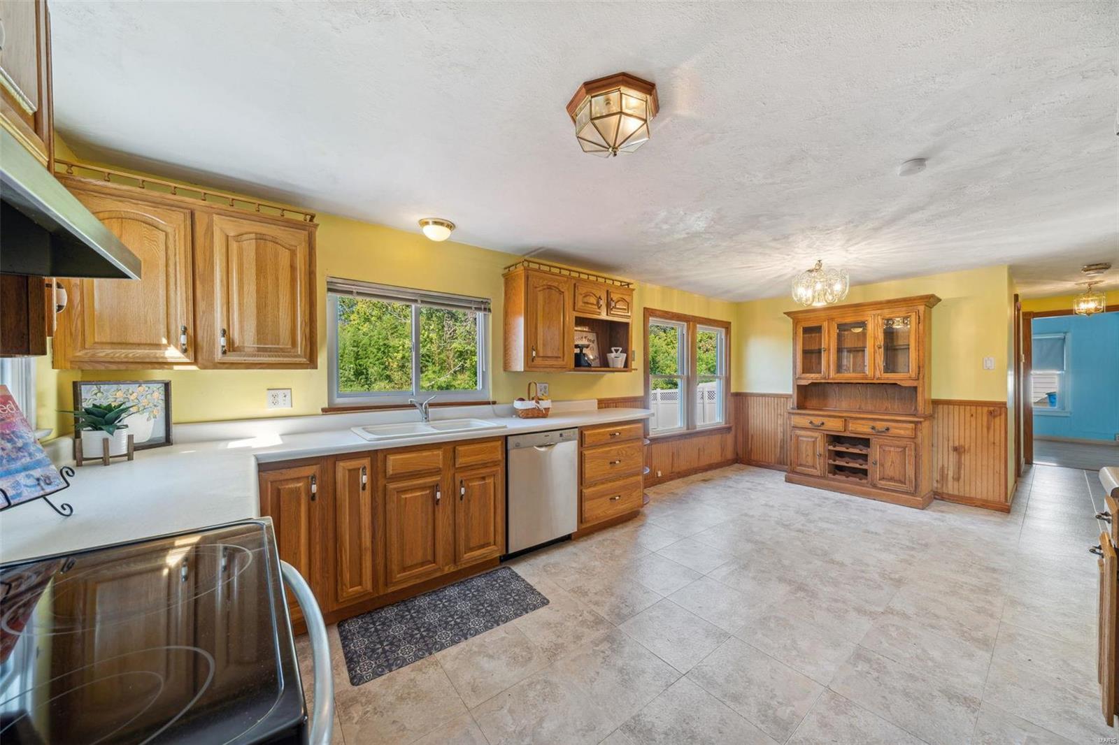 5645 Heintz Road St. Louis, MO 63129 - Photo 6 of 22 Gallery Image 6