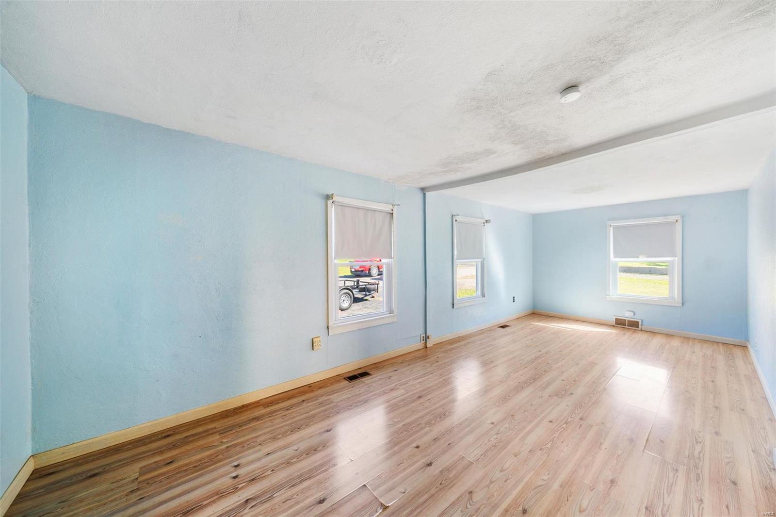 5645 Heintz Road St. Louis, MO 63129 - Photo 8 of 22 Gallery Image 8