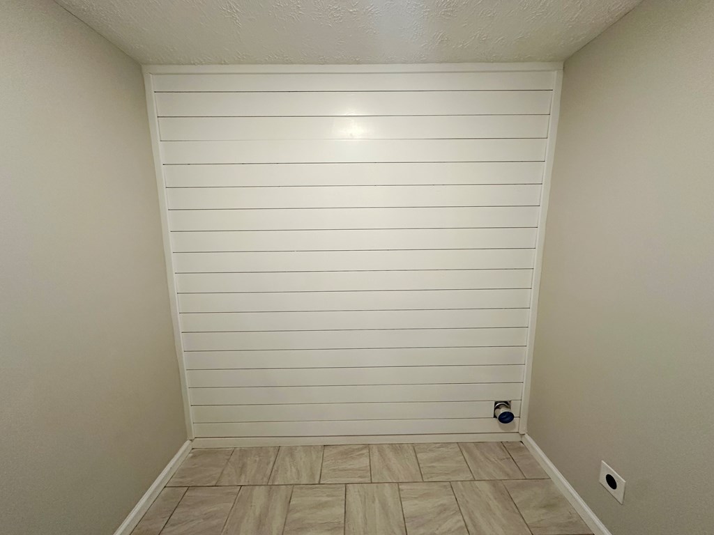 558 Macedonia Road Newnan, GA 30263 - Photo 22 of 44 a bathroom with a shower