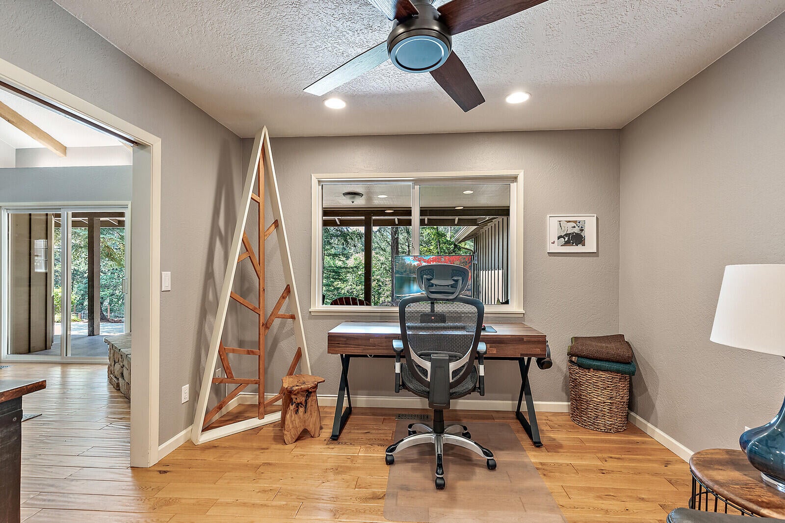 8769 North Applegate Road Grants Pass, OR 97527 - Photo 12 of 54 38_NA_38_mls