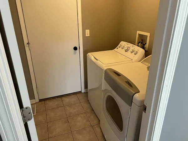 $3,500 | 437 South Orchard Drive, Bolingbrook, IL 60440