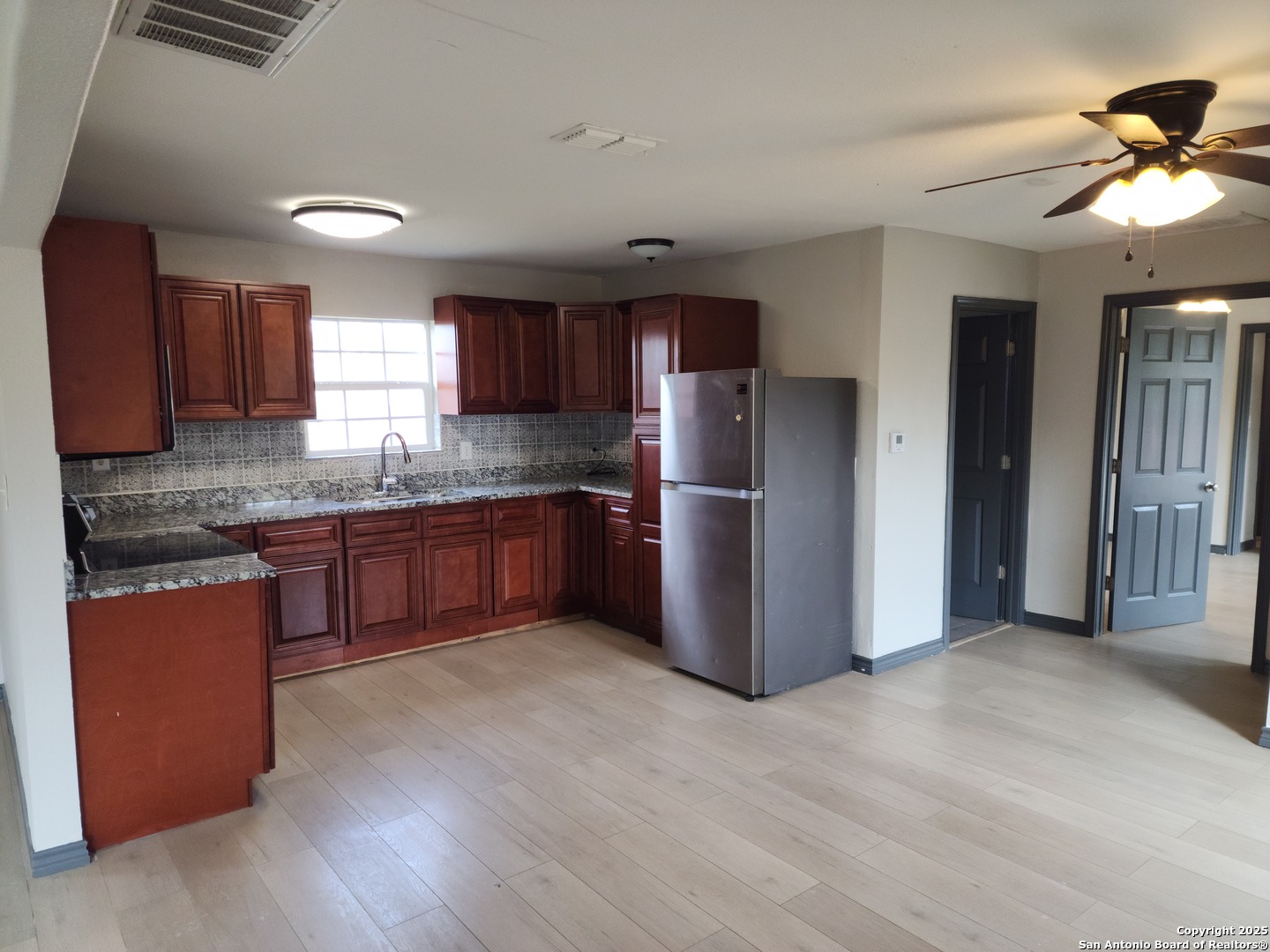 20335 Campbellton Road San Antonio, TX 78264 - Photo 5 of 16