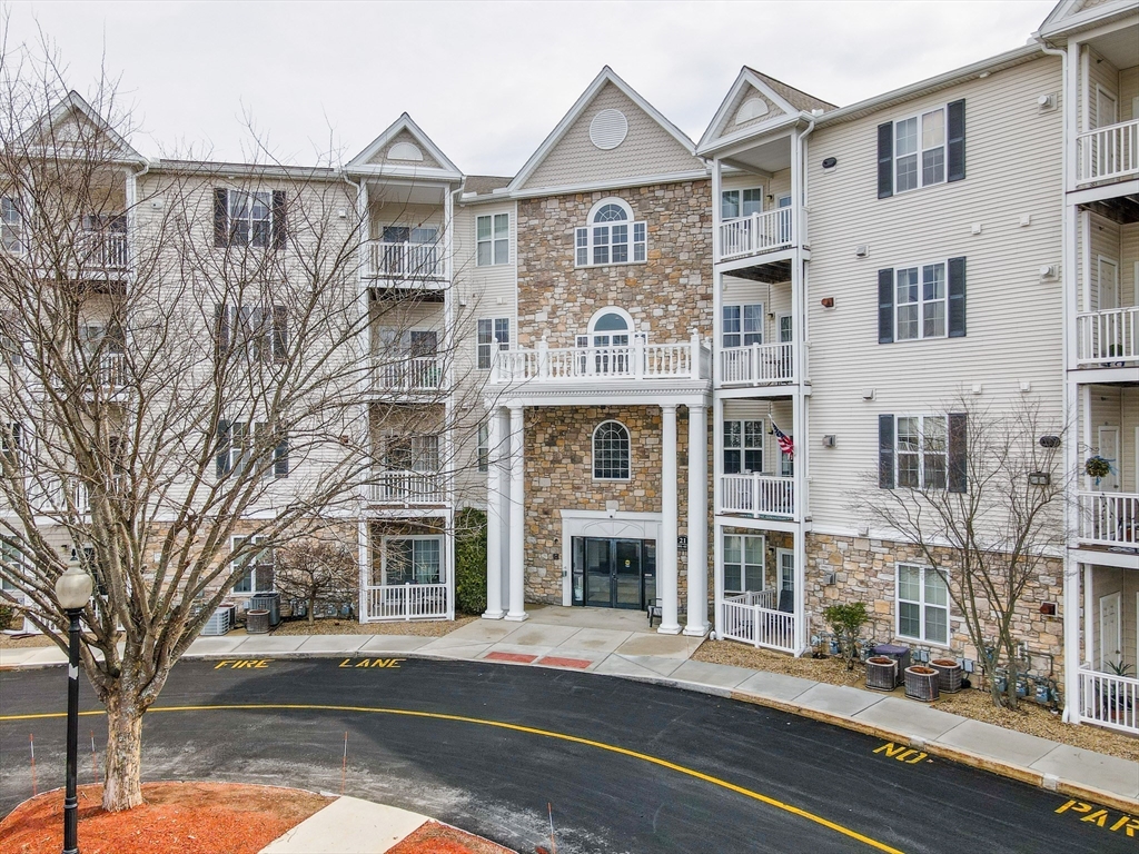 21 Hampshire Road, Unit 306 Methuen, MA 01844 - Photo 3 of 32