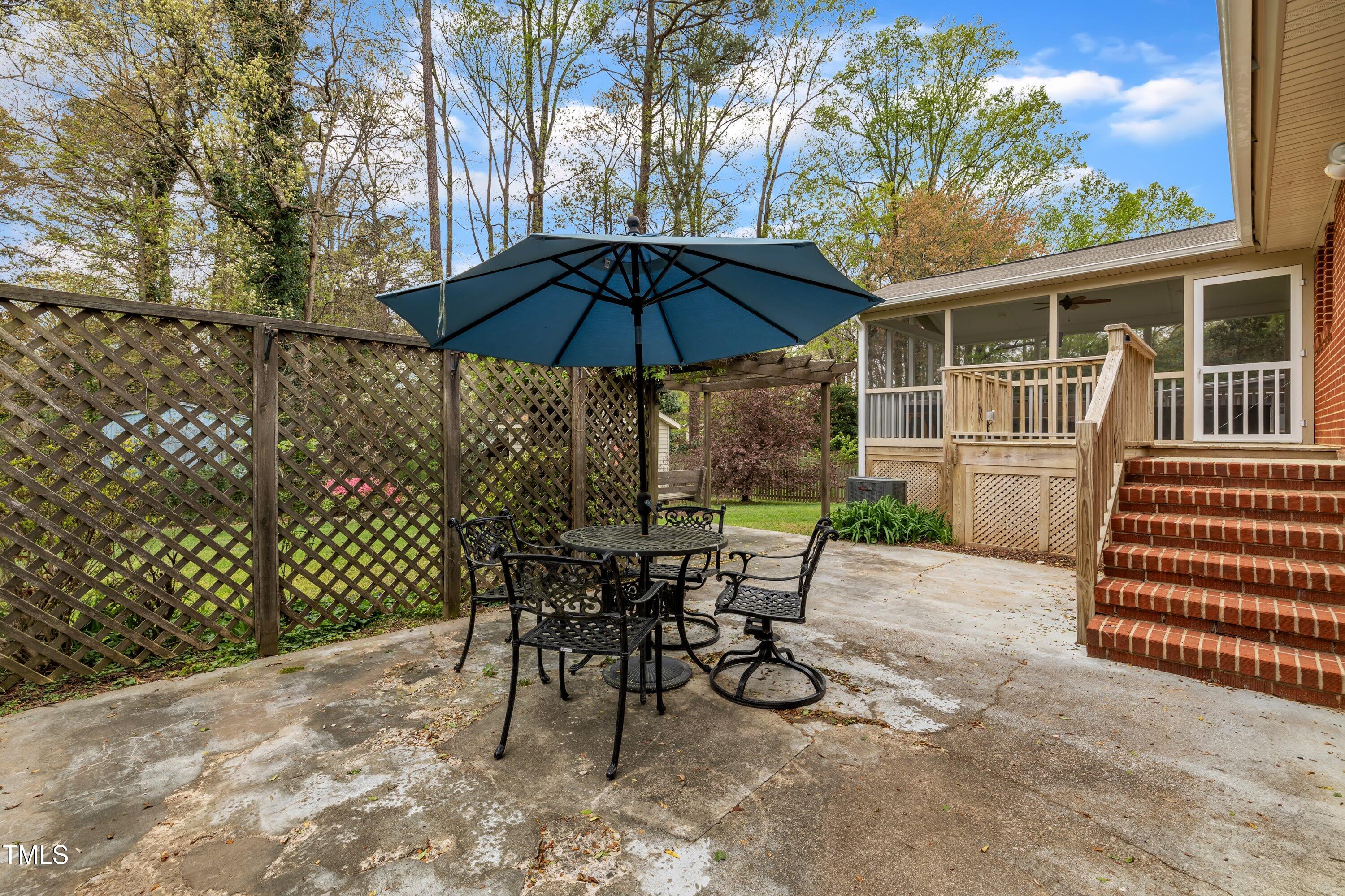 407 West Cornwall Road Cary, NC 27511 - Photo 26 of 34 33-407 W Cornwall Rd-27