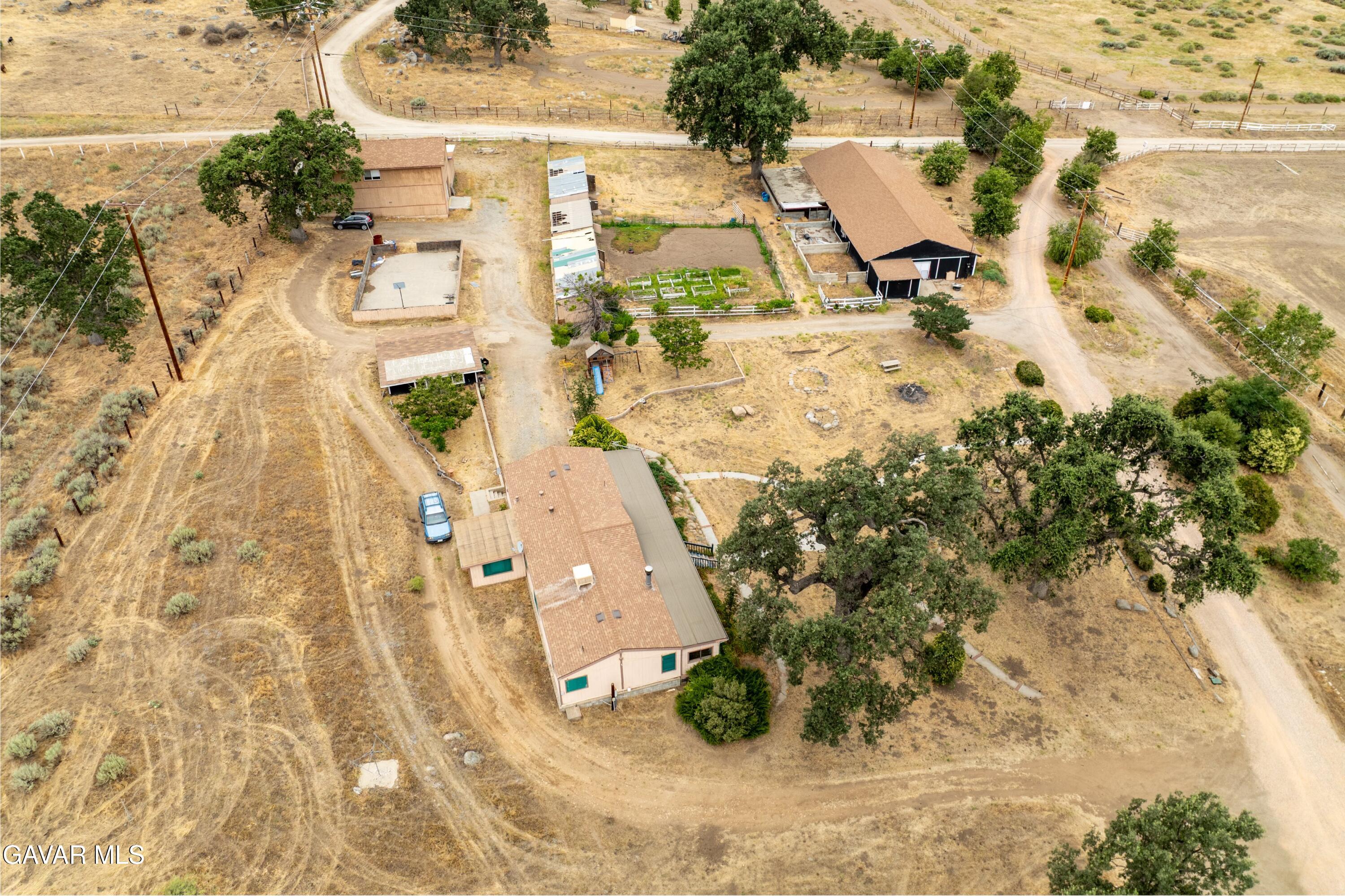 18518 Pellisier Road Tehachapi, CA 93561 - Photo 23 of 32 21-DJI_0044-HDR
