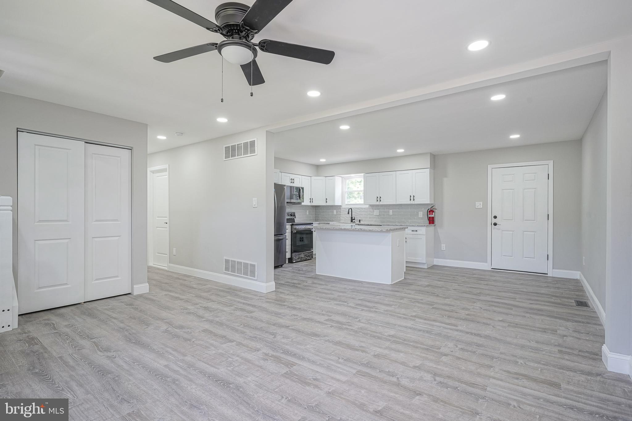 1388 New Brooklyn Road Sicklerville, NJ 08081 - Photo 4 of 33 Gallery Image 4