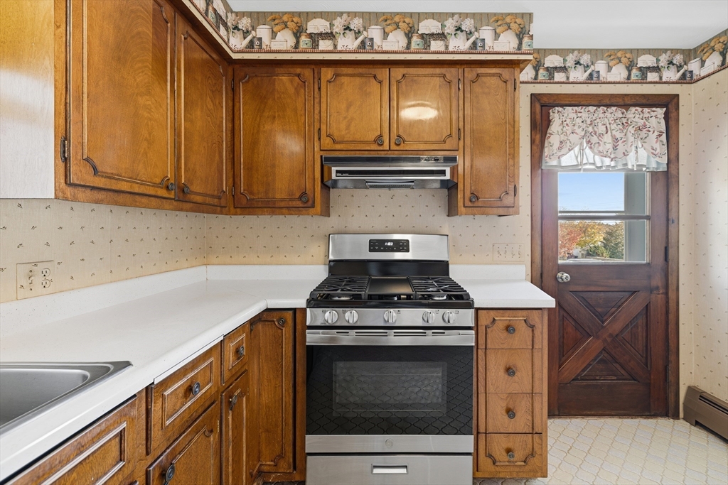 9 Monmouth Street Acushnet, MA 02743 - Photo 14 of 42