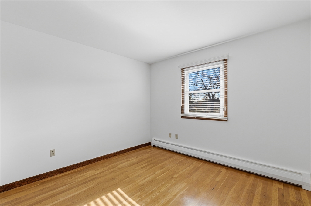 9 Monmouth Street Acushnet, MA 02743 - Photo 17 of 42