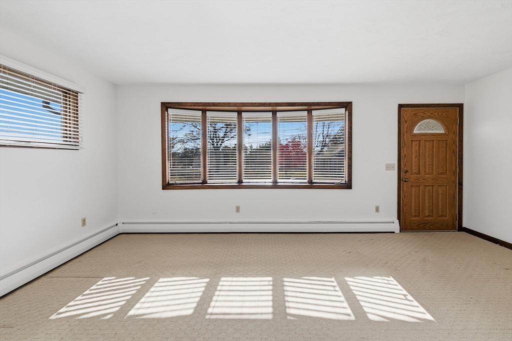 9 Monmouth Street Acushnet, MA 02743 - Photo 9 of 42