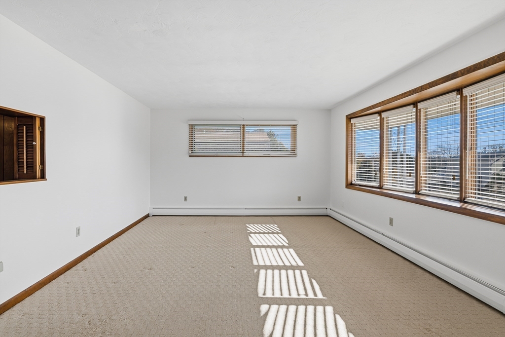 9 Monmouth Street Acushnet, MA 02743 - Photo 10 of 42