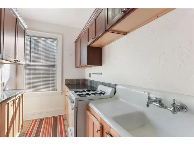 $1,245 | 1917 Emerson Avenue South, Unit 101, Minneapolis, MN 55403