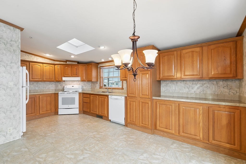 67 Hagop Road Salem, NH 03079 - Photo 10 of 30 Gallery Image 10