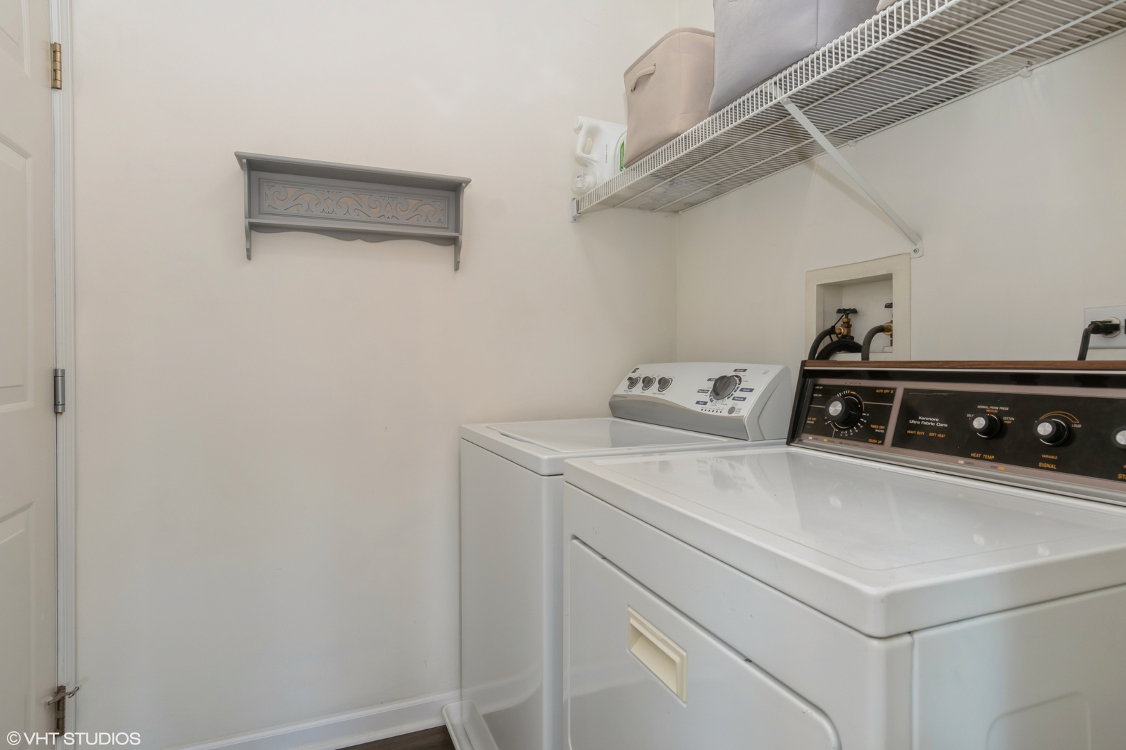 1449 Mesa Drive Bolingbrook, IL 60490 - Photo 17 of 34 a utility room with dryer and washer