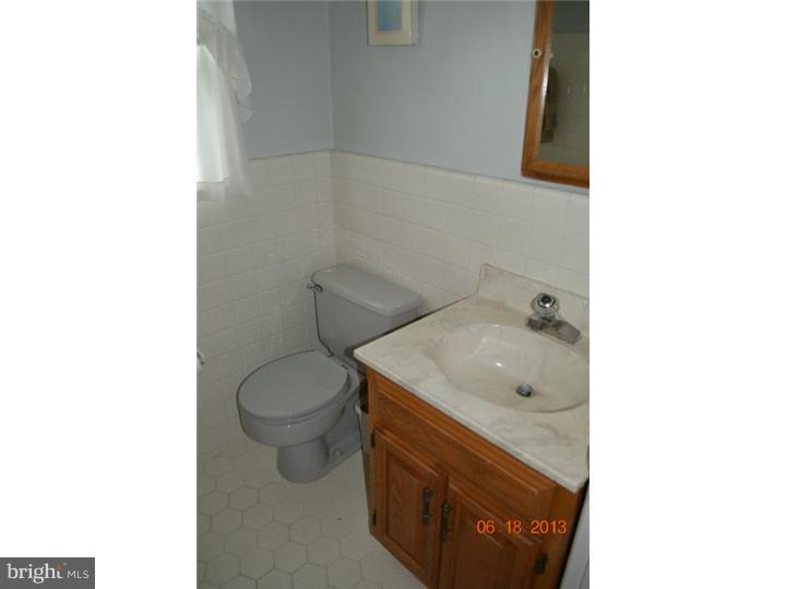 405 Willard Road Hatboro, PA 19040 - Photo 22 of 25 Bathroom