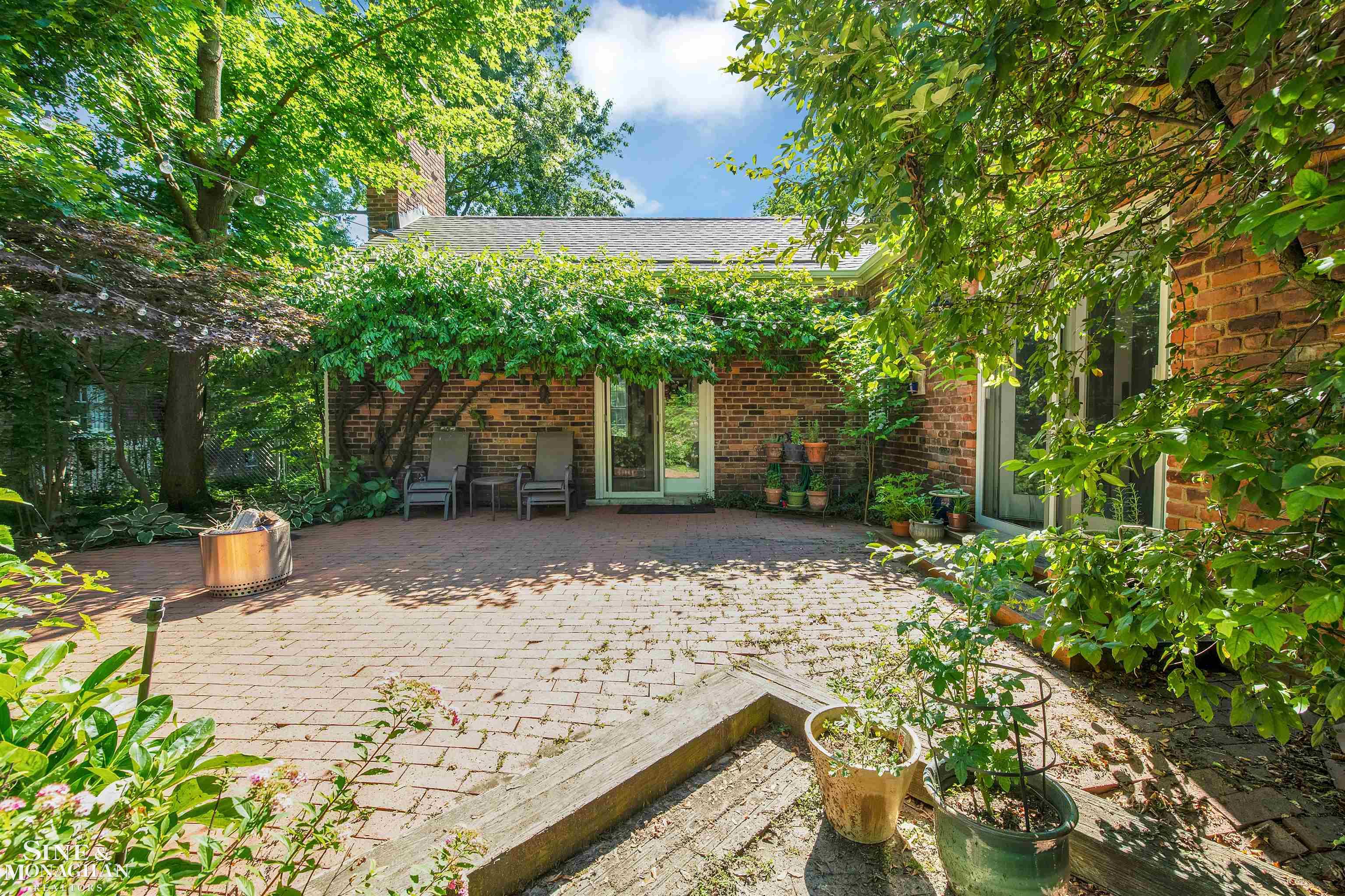 1144 Bedford Road Grosse Pointe, MI 48230 - Photo 29 of 37 50148088-a909cc5d-fa62-404d-9946-1dc8e714818a.JPG