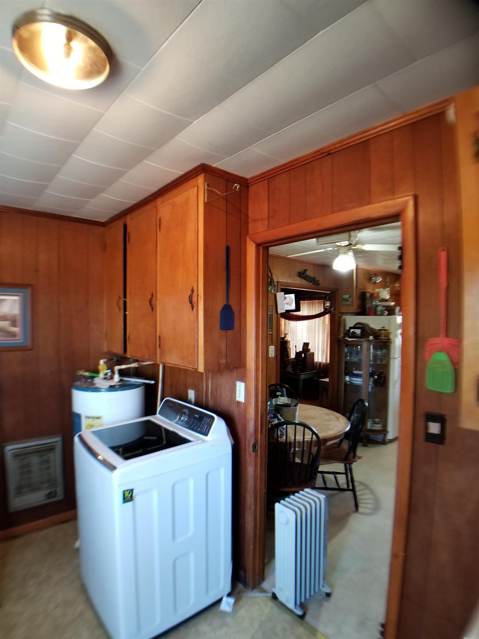 7535 Natchez Trace Road Camden, TN 38320 - Photo 20 of 22 Laundry Room