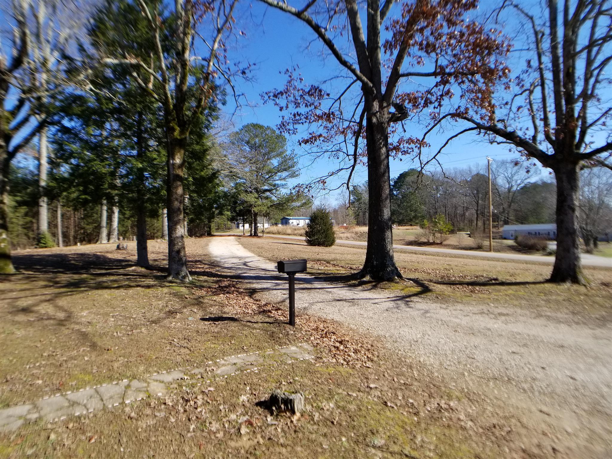 7535 Natchez Trace Road Camden, TN 38320 - Photo 5 of 22 Left Front Yard