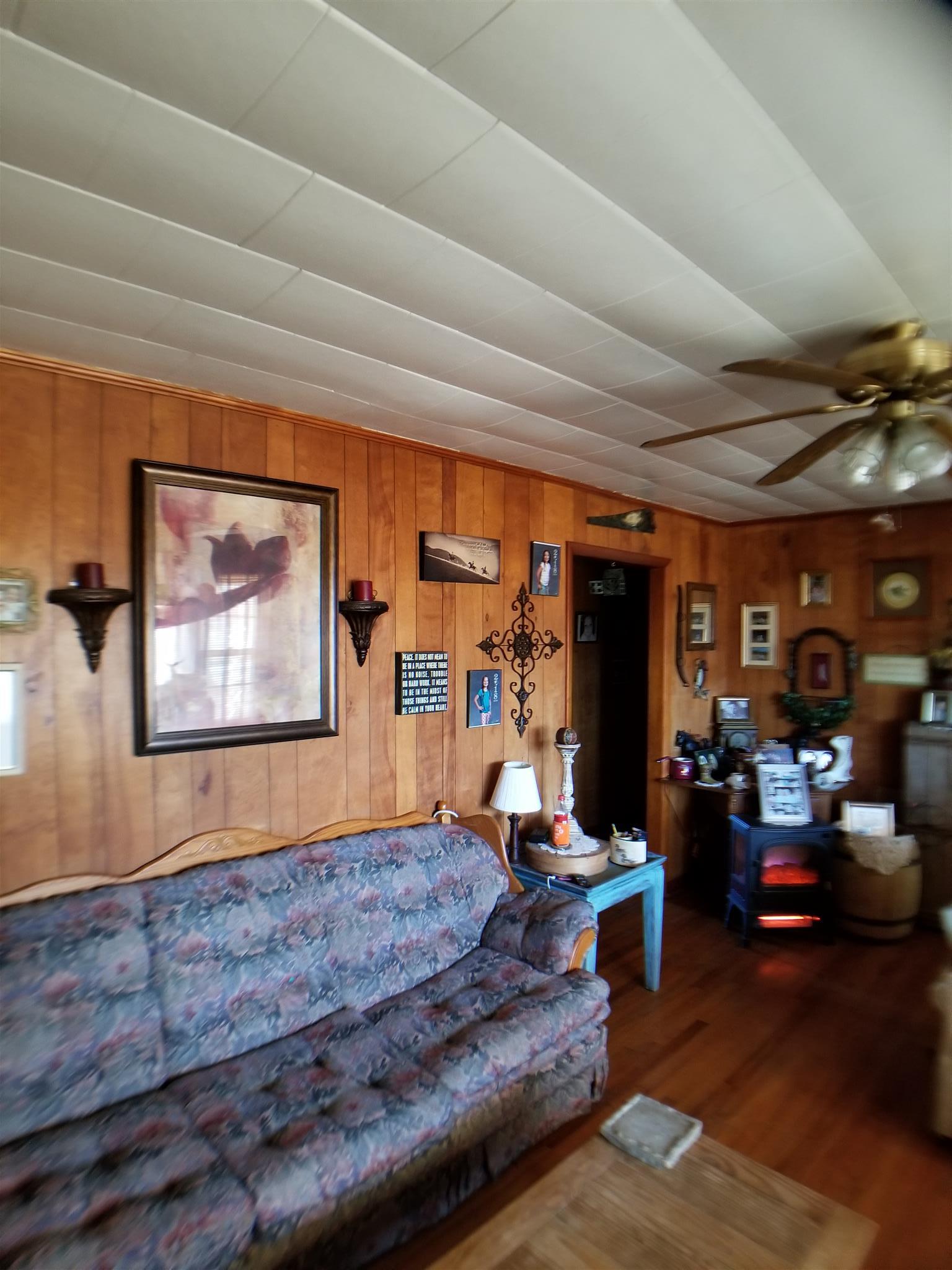 7535 Natchez Trace Road Camden, TN 38320 - Photo 10 of 22 Living Room