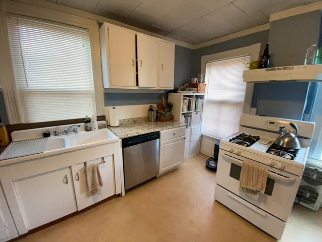 $2,100 | 125 Brattle Street, Unit 1, Arlington, MA 02474