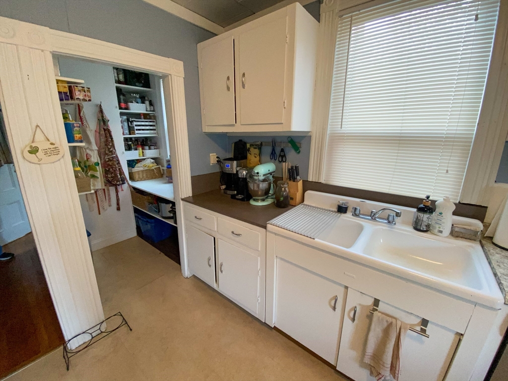 125 Brattle Street, Unit 1 Arlington, MA 02474 - Photo 2 of 10