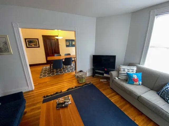 $2,100 | 125 Brattle Street, Unit 1, Arlington, MA 02474