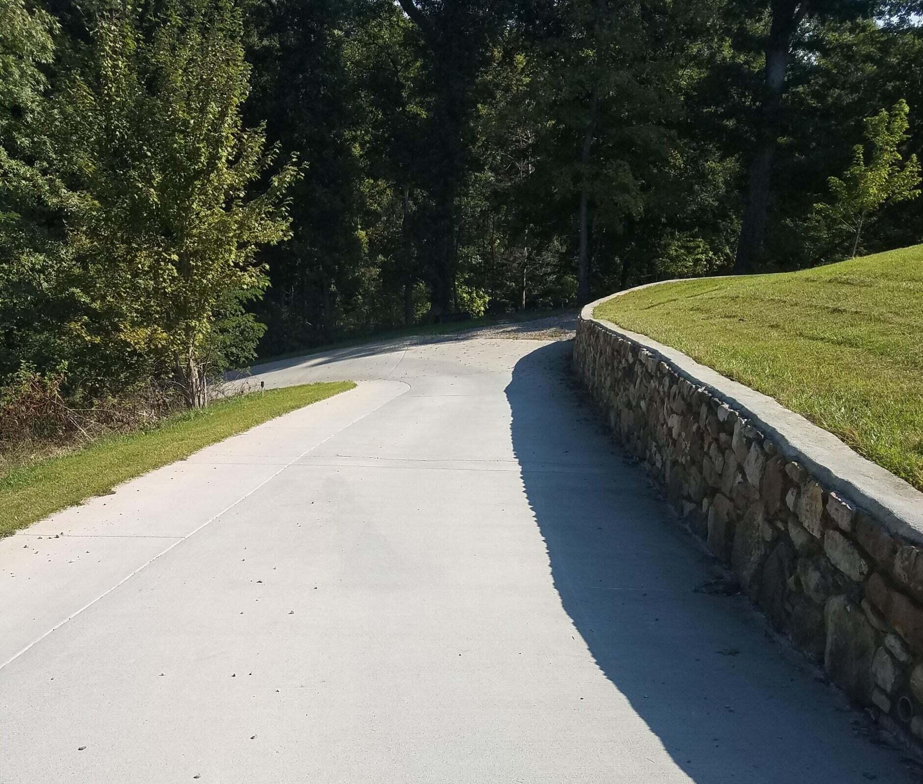 1202 Terrace Drive Salem, VA 24153 - Photo 14 of 44 a view of outdoor space and yard