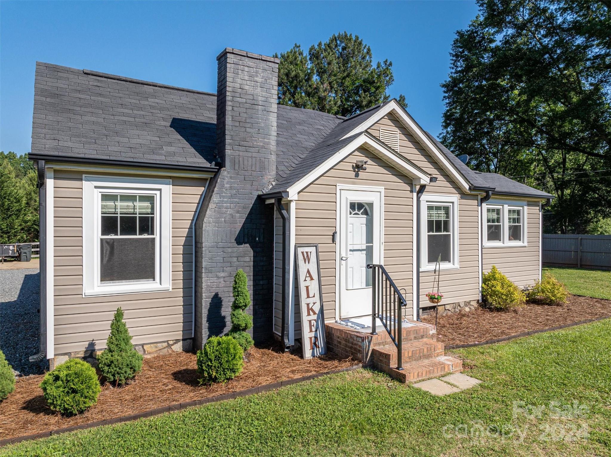 1409 Miles Road Dallas, NC 28034 - Photo 3 of 33 Gallery Image 3